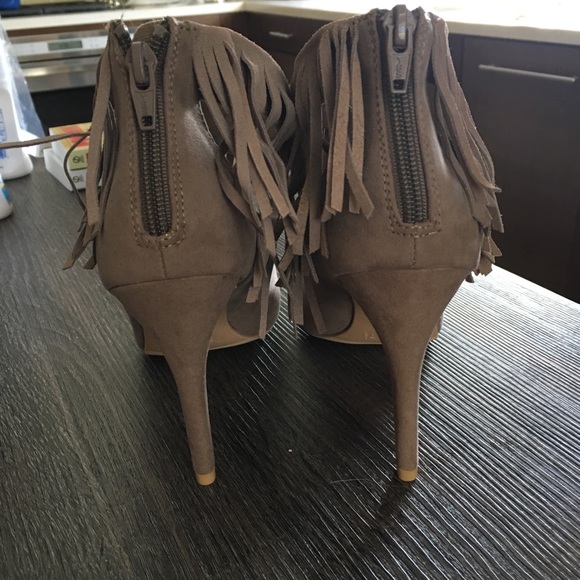 NEW fringe sling backs! - Picture 4 of 7